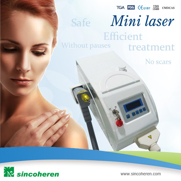Mini macchine di rimozione del tatuaggio del laser con il grande LCD per il rafforzamento della pelle/l'eliminazione del Reflecks